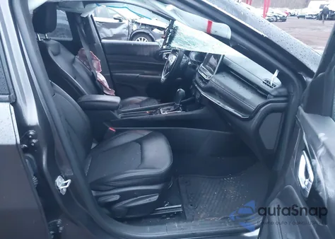 2022 Jeep Compass Altitude 4X4 z USA, uszkodzony, nr VIN 3C4NJDBB6NT197095